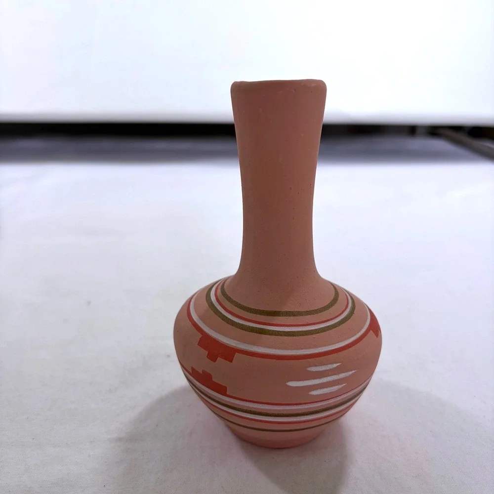 TESA Hand Painted Bud Vase USA Terracotta Southwestern Pottery P-15 Peach 5.25